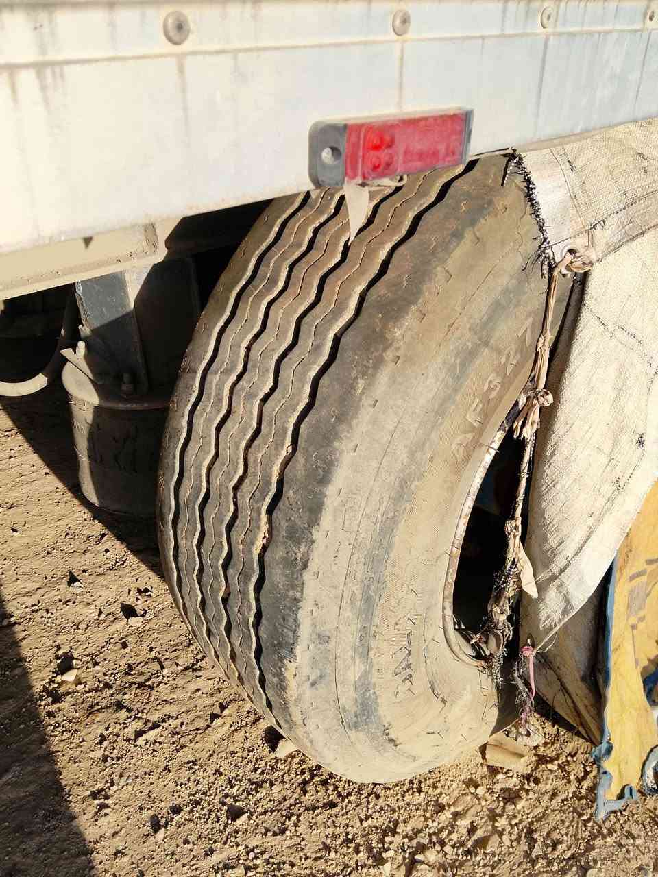 براد شيرو ارتفاع خمسين  غاز 134 طخم تاير طخم جوبايسات بنزات جدد جاهز علشغل الف دينار متخلي عليه السعر 80 وبيها مجال العنوان الموصل قريه الريحانيه الجديده التصل الرقم ***********. ***********
