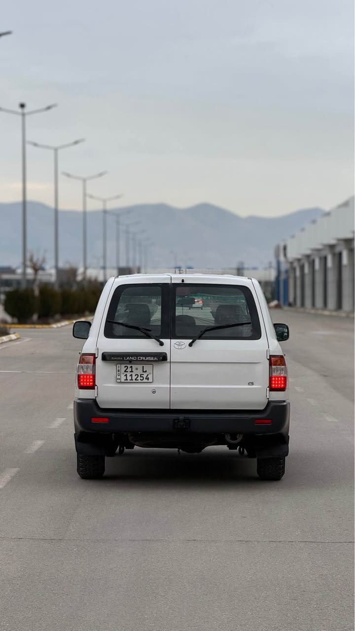 مونیکا ٢٠٠٥  فول عادی تەحويل عەسلی گێڕ عادی دەبڵ ئێرباگ فڵچەو هۆک. شاشە ئایپاد و کامێرا  دەبڵ تانکی ٤ تایەی لۆک سەنەوی تازە بەناوی خۆمەوەیە سەیارەکە نمونەیە بێ بۆیاخە گێڕوو مەکینەو ئەکسلی بەشەرت سعری ٢٢٠$ گەڵایە و مەجالێکی برایانە شوێن سلێمانی.  ***********
*********** السليمانية, العراق
