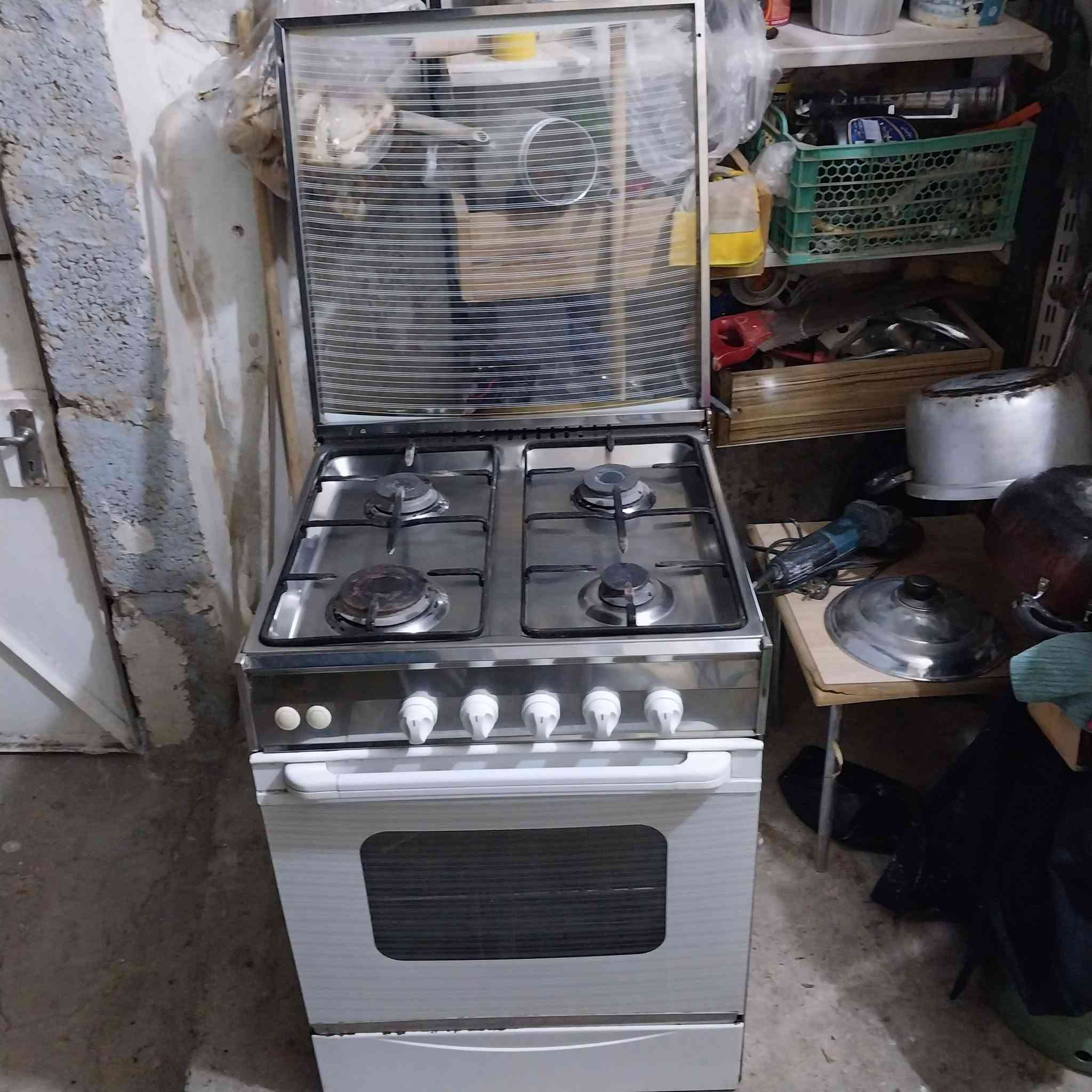 طباخ نظيف شغال أربع عيون.سعر ٨٠ الف بي مجال(***********)
