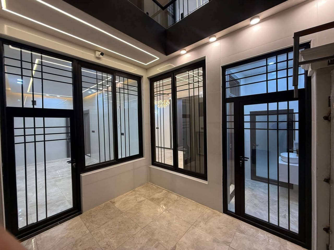 ‏‎‏‎دار للبيع او المراوس في النجف الاشرف
حي الجامعه
مساحه الدار  ١٥٠ م 
شارع ١٠  
٤ غرف نوم
قرب المدينه المائيه

‏‎  للاستفسار مراجعة مكتب العطاء للوساطه العقاريه في حي الجامعه شارع ابو حكمت مجاور باقر مول 
او الاتصال 
‏‎*********** (يتوفر واتساب)
