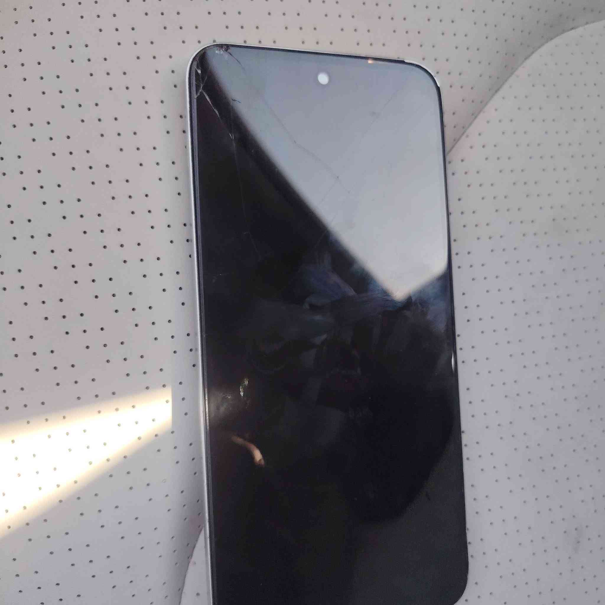 السلام عليكم tecno مستعمل للبيع بي فقط فطر بشاشه شغال ووماثره سعره 60
مكاني الاسكان
***********
