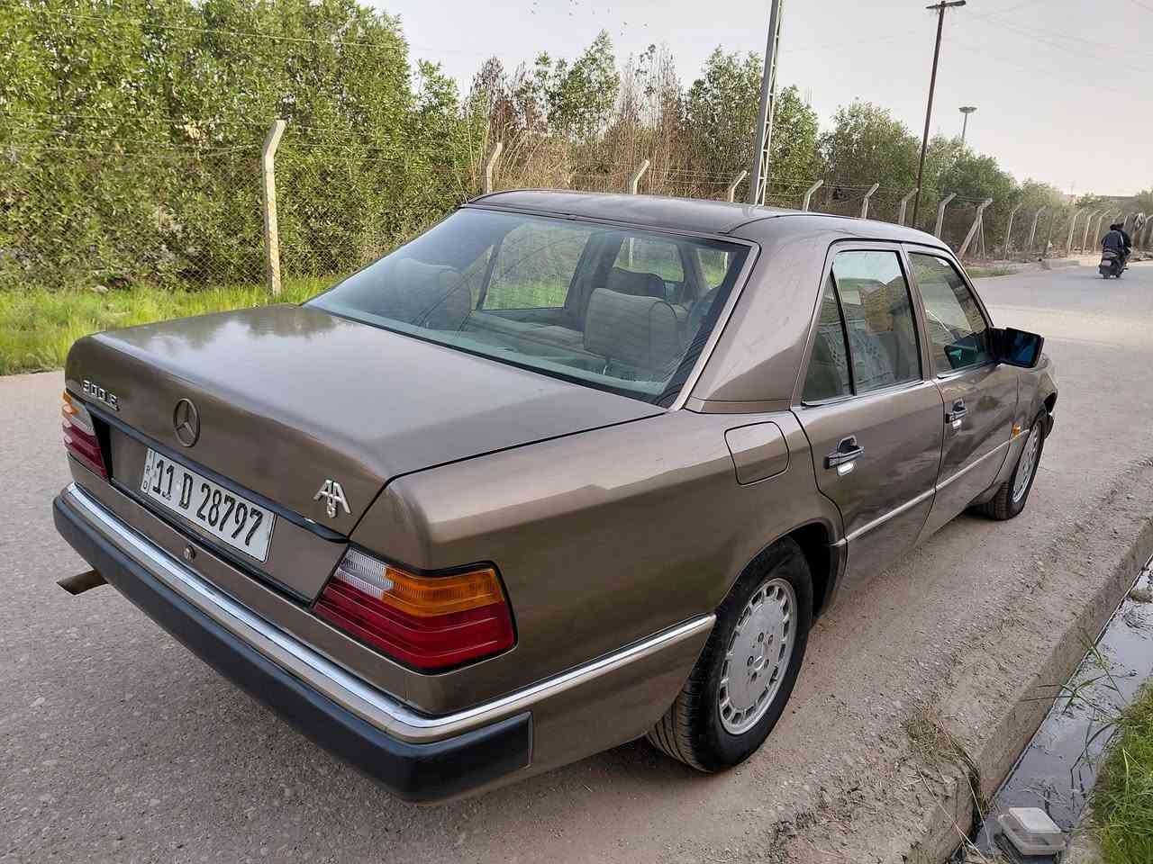 مرسيدس 1990
رقم بغداد بسمي مكينه VVT رقم دولي  سنويه 2030 
جاهزه نقصها تبريد 
السعر المطلوب 70 ورقه و
مكان السياره  الرفاعي 

***********
