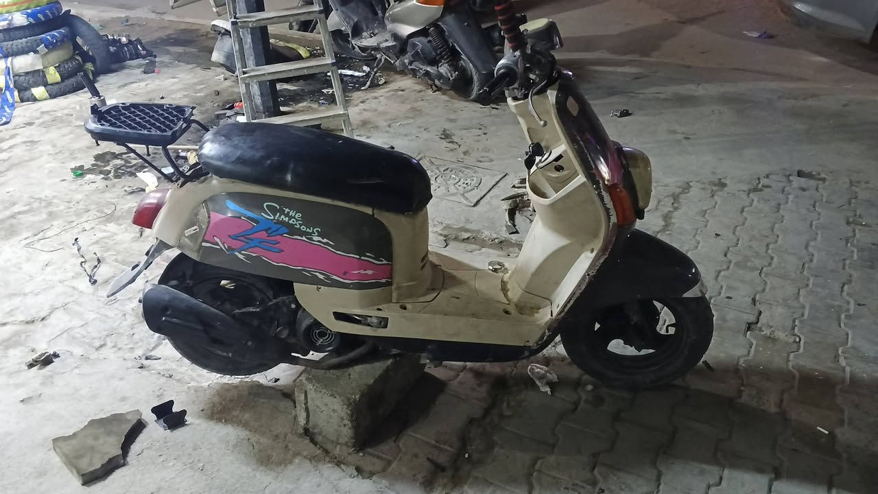 سلام عليكم 
دراجة بوليس 120 دراجة حلوة شلعة ومعدل حلووو دراجة سلف وهندر واحد نواقصهة قليلة براغي مال سلف طكن ب 5 الاف يفتحن حداد وستاند تعليك. فقط غلاف هندر سعر 400 وبيهة مجال العنوان بغداد لبياع خاص او واتساب ***********
