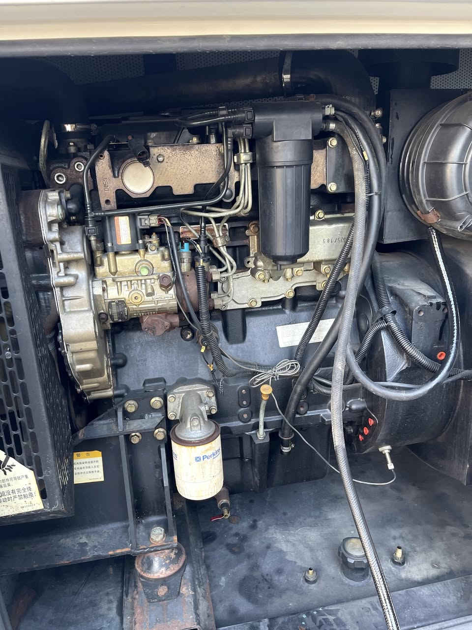 Perkins-30kva                                
بزوێنەر : پێرکنس بریتانی ٤ بستن و نظام جويتر وكولر حجم ١٠٥ملم .
تولید :  Stanford 110kva 
رێژەی بێ دەنگــی : %100 کاتم 
ماوەی كاركردن: 200hours
نـــاوەرۆک : مۆلیدەکە ئەوروپیە لێرە کاری نەکردووە نەکرایتەوە بێ دەستکارییە. 

مولد بيركنس بريطاني اصلي ٤ بستن اجويتر و راديتةر هواء  حجم ١٠٥ملم  راس توليد ستانفورد انكليزي  مولد اوروبي مامشتغل بل عيراق مامفتوح برغي . 

بۆ زانـــیــنی نرخ ژمـــــارە ١١٠ نوســـــــــە . 
لمعرفة سعر تكتب رقم ١١٠ في تعليقات. 

0750 307 3416 viber and WhatsApp

https://call.whatsapp.com/video/emn5ogTU02A52WDceSpZD9
