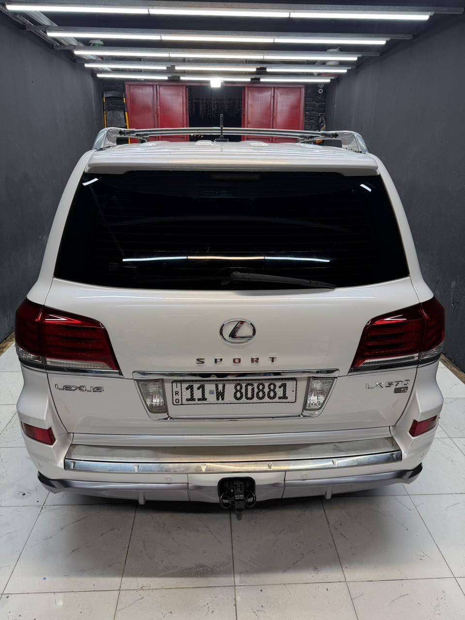 السلام عليكم
لكزس LX570 (S)
موديل 2015 
فئه sport 
مواصفات لكزس معروفه ميحتاج اذكرهه
 سياره بيه بارد  جاملغ وربع البنيد  موجود سونار السياره 
رقم بغداد شرط تحويل 
سياره اي نقص مابيها جاهزه عليها سيرفس شركه عام
السعر المطلوب435$ 
الأستفسار ***********

