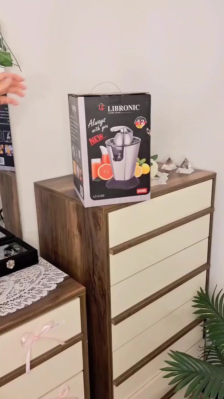 تحب العصير الطازج بدون تعب؟ 🍊

هاي معصارة ليبرونك الكهربائية تسوي الشغل عنك بثواني

ضغط بسيط وتشتغل تلقائيًا ⚡

محرك قوي 160 واط يعصر بسرعة ويطلع كل العصير

جسم ستانلس ستيل أنيق ويعيش وياك فترة طويلة

مخروطين لأحجام مختلفة من البرتقال والليمون

فلتر يفصل البذور واللب حتى يطلع العصير نقي

سعة 500 مل تكفيك وتكفي العائلة

اختصار وقت + طعم منعش + فائدة صحية 💚

اطلبها هسه وخلي عصيرك دايمًا فريش 🍹🔥
#رمضان #رمظان #عصير #طبيعي #الفطور #فطور #عيد_الفطر #وصفات #طبخ #مطبخ #طبخات #اكل #اكلات #halftimeshow #Febrero #badbunny #ramadhan


**إذا كنت صاحب هذا الإعلان وتريد حذفه لأي سبب، رجاءا أرسل رسالة إلى الدعم الفني**