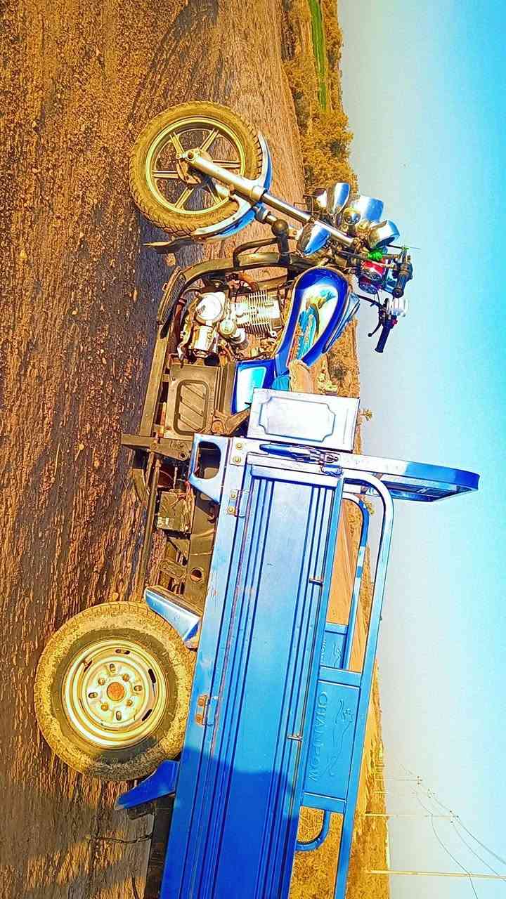 السلام عليكم ستوته للبيع موديل 2022 مكينه 2025 أوراق متوازي عله بيعته ***********
