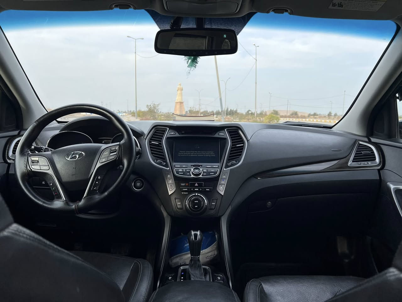 سياره سنتافي للبيع موديل 2016 كراند
7 راكب فول بنراما بصمه تبريد قطعتين 
اعلى فئه بالسنتافي سياره معروضه ب 150 وبيها مجال 
ملاحظه السونار مرفق مع الصور سونار حديث 
بتاريخ 24/1/2026 
للاستفسار اكثر الاتصال على الرقم
*********** 
العنوان / بابل حي الجزائر قرب مستشفى الحياه
