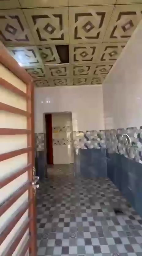 دار للأيجار مساحه 90 متر حي الجمعيه باقي التفاصيل داخل الفيديو 350 مقدمه شهرين ***********
