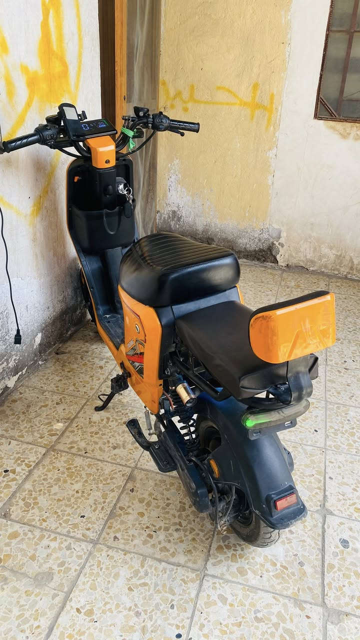 سلام عليكم دراجه كهربائيه للبيع نضيفه ستخدام شخصي  بيها كسر بلكفر يم كفه صغير بلنسبه بطاريات نص ونص يعني تمشي ع ثاني تكفيك يوم واحد  سعره350  مجال قليل وياها بصمه وسوجين+ مراسله تواصل ***********
