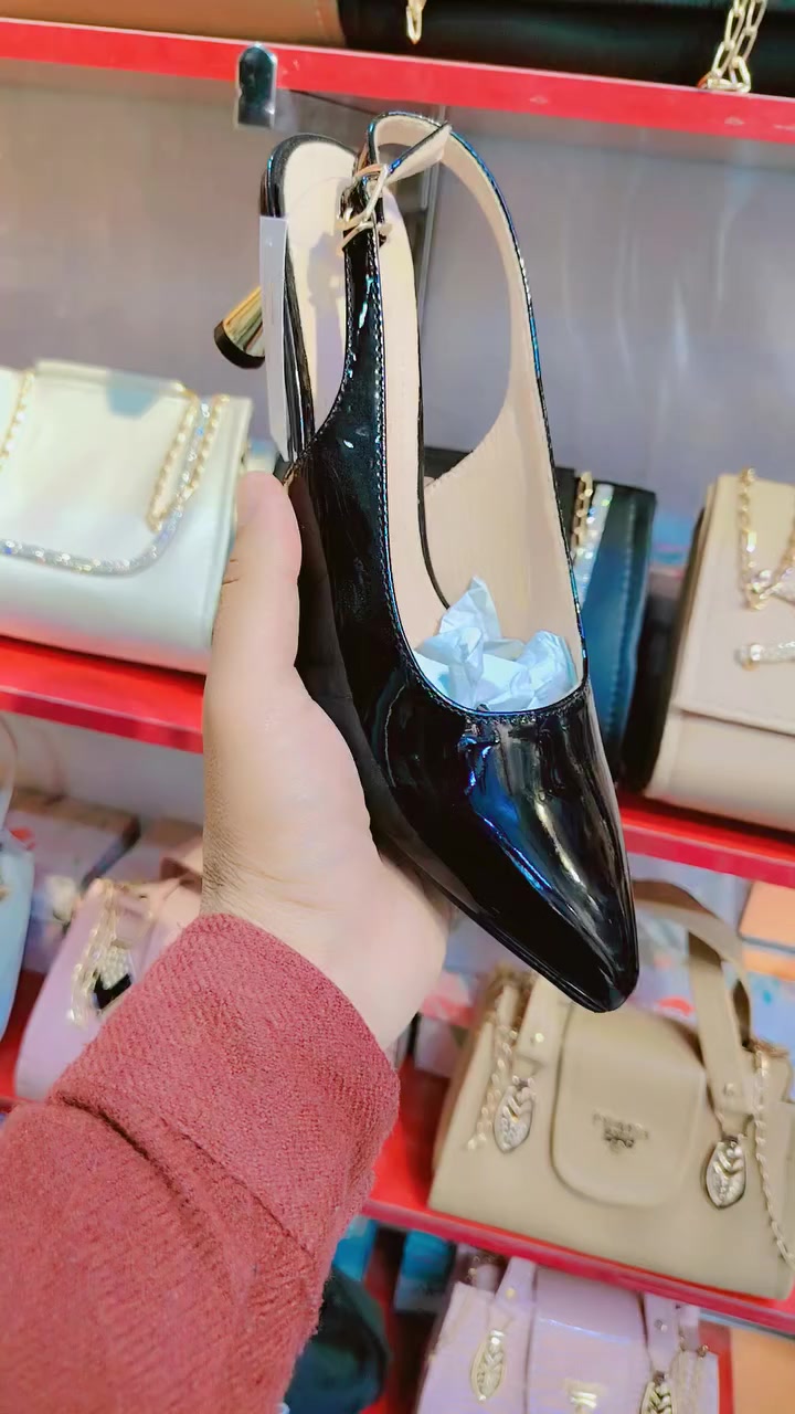 🌹اللهم صل على محمد وال محمد 🌹
جديد جديد 😍
الموسم ويانه غير 😍
ارقى الموديلات ماركه درجه اولى 😍
  # العنوان بابل القاسم شارع ام عياش😍 محل مصطفى علوان مقابل مركز سلوان 🌹 
واتساب ***********📞
