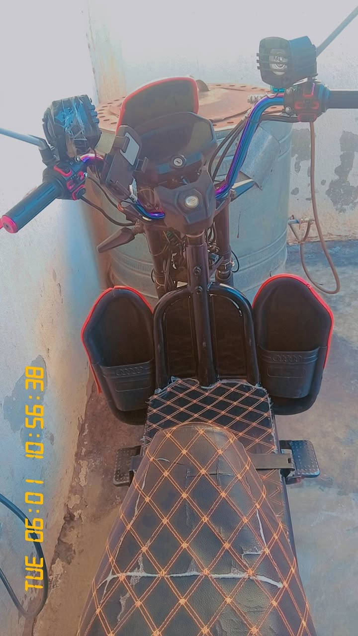 سلام عليكم البيع جبلي لخوين موديل 2025 كهرباياته شغالات البطاريات عل الفحص دراجه مرتبه سعر  700 شراي يتصل *********** بي واتساب
