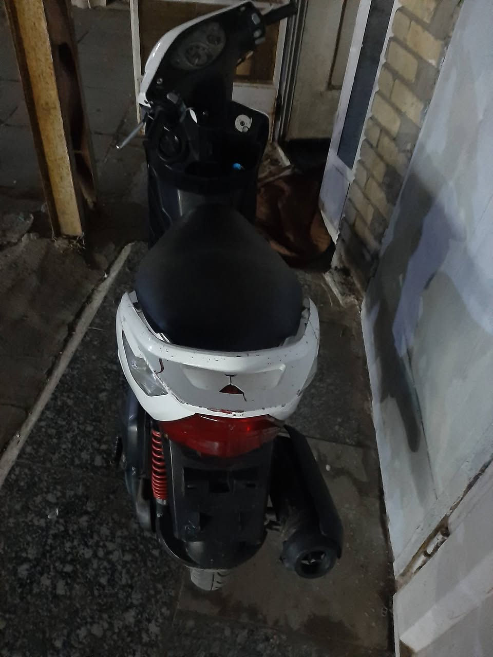 سلام عليكم دراجه ثعلب شغاله سلف هندر كهربايات شغاله الدراجة خير من الله مكان الدراجة حي العامل رقم *********** مراوس او قيم سعره بل يرضي الله وتدلل
