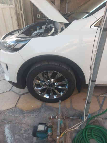 سلام عليكم سورنتو 2020 للبيع خليجي محرك 6 سلندر رقم بغداد خصوصي السيارة باسمي تحويل مباشر مكفولة كفالة عامة عدا بارد مثل ماموضخ كشنات جلد ومفروشة جلد صندوك كهربائي شاشه كبيرة كير 8 نمر بدأت نيكل بصمتين وياها  تحكمات سترين 7 راكب تبريد 3 قطع إنارة ترحيب سيارة تخم تايرات جدد مكاني بغداد الدورة للاستفسار ***********
السعر 250 بيها مجال بسيط كلش والسيارة ماشية 200Km لحد يجي يكسر بسعرها يكلي 230 سيارة ماشية بس نضيفة كلش منطيها مثل ماتنطيني
