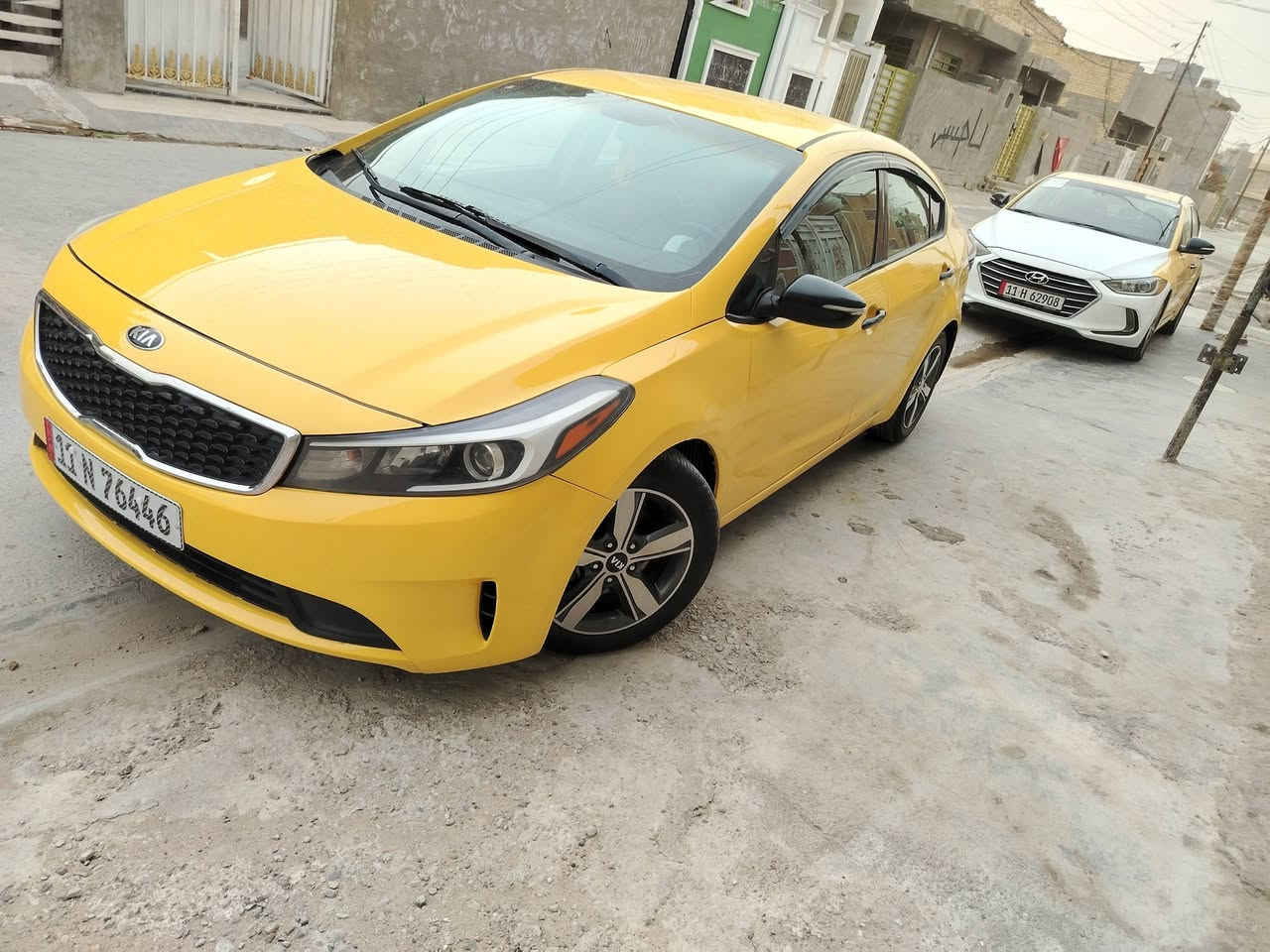 السلام عليكم للبيع كيا فورتي موديل 18 حادثها موضح بالصور ماشيه 200 الف مكينه ممفتوحه صدر جديد صبغه جديده سيارة خير من الله جاهزه من كلشي السعر 112 وبيها مجال عنواني بغداد للأستفسار ***********
