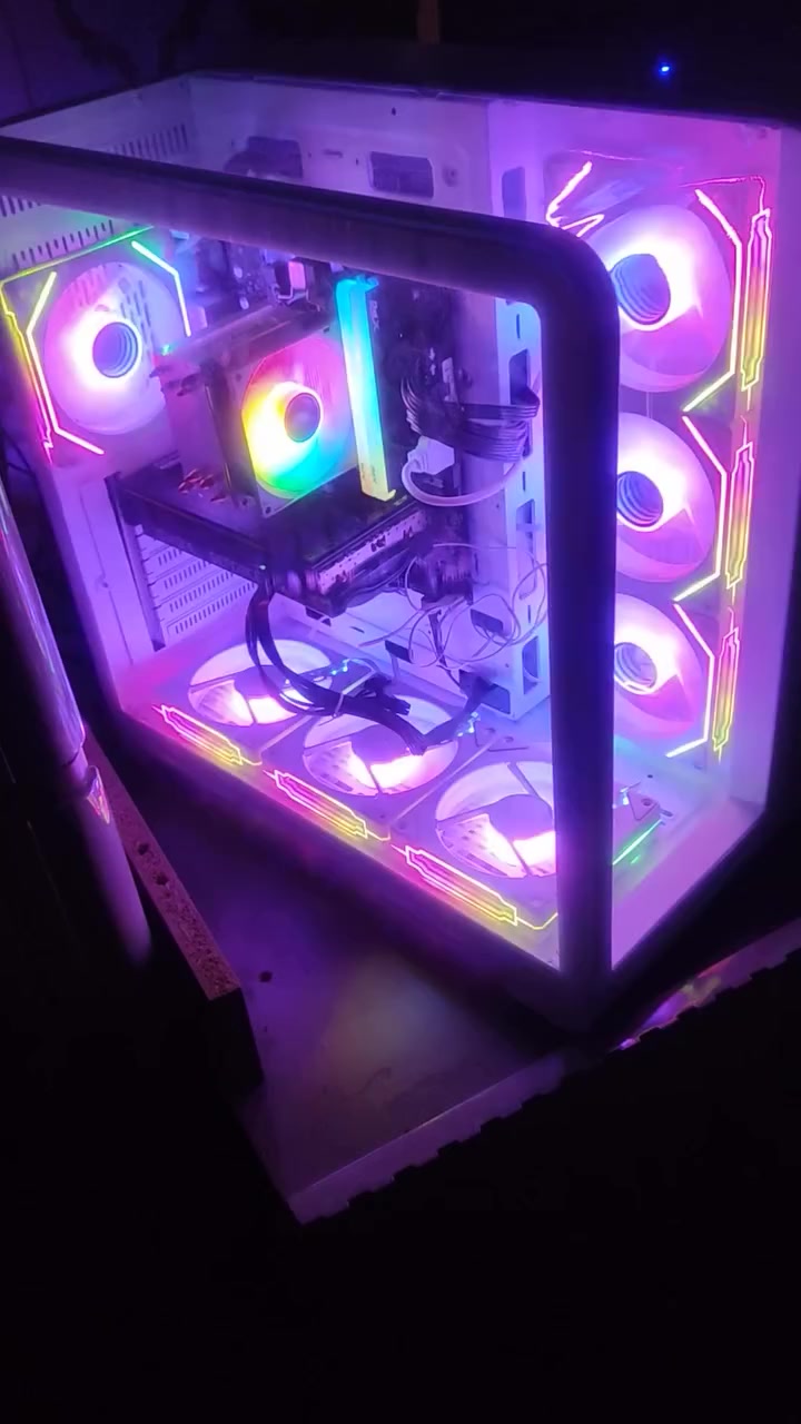 سلام عليكم
---
🟣 للبيع PC – مواصفات هاي للألعاب والجرافيك 🟣
⚙️ المواصفات:
🟦 المعالج: Intel Core i5-11400F
🟦 اللوحة الأم: MSI Pro H510
🟦 الرام: 16GB XPG RGB 3200MHz
🟦 كرت الشاشة: RTX 3060 12GB EVGA
🟦 التخزين: SSD 1TB X-Ray
🟦 باور سبلاي: 750W Gamdias Bronze + RGB
🟦 الكيس: Xigmatek Cyclops مع 4 مروحة RGB
💡 أداء ممتاز في جميع الألعاب الحديثة

📍 الموقع: [بغداد مدينة صدر]
📩 للتواصل: {اسيا /*********** زين/***********]
يوجد توصيل
ملاحظة (فقط كيس مع ماوس كيبورد)
