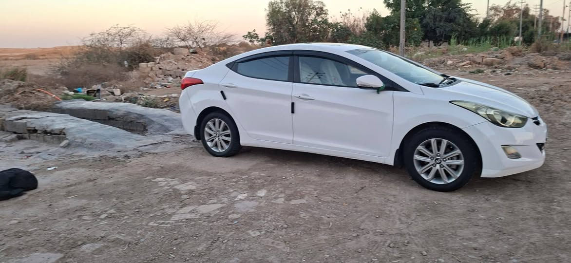 السلام وعليكم 
النترا ٢٠١٣ خليجي فولGLS مواصفات
 كفاله عامه رقم اربيل جديد سونار مرفق مع صور
بصمه تشغيل 
فتحه سقف 
اشاير بل مري
محرك ١٨٠٠دوش محرك جديد
كير جديد 
تبريد تدفئه شغالات 
سياره محرك مامفتوح جديد 
سياره جاهزه من كلشي 
مكان سياره بابل سعرها ١٢٠ 
***********
