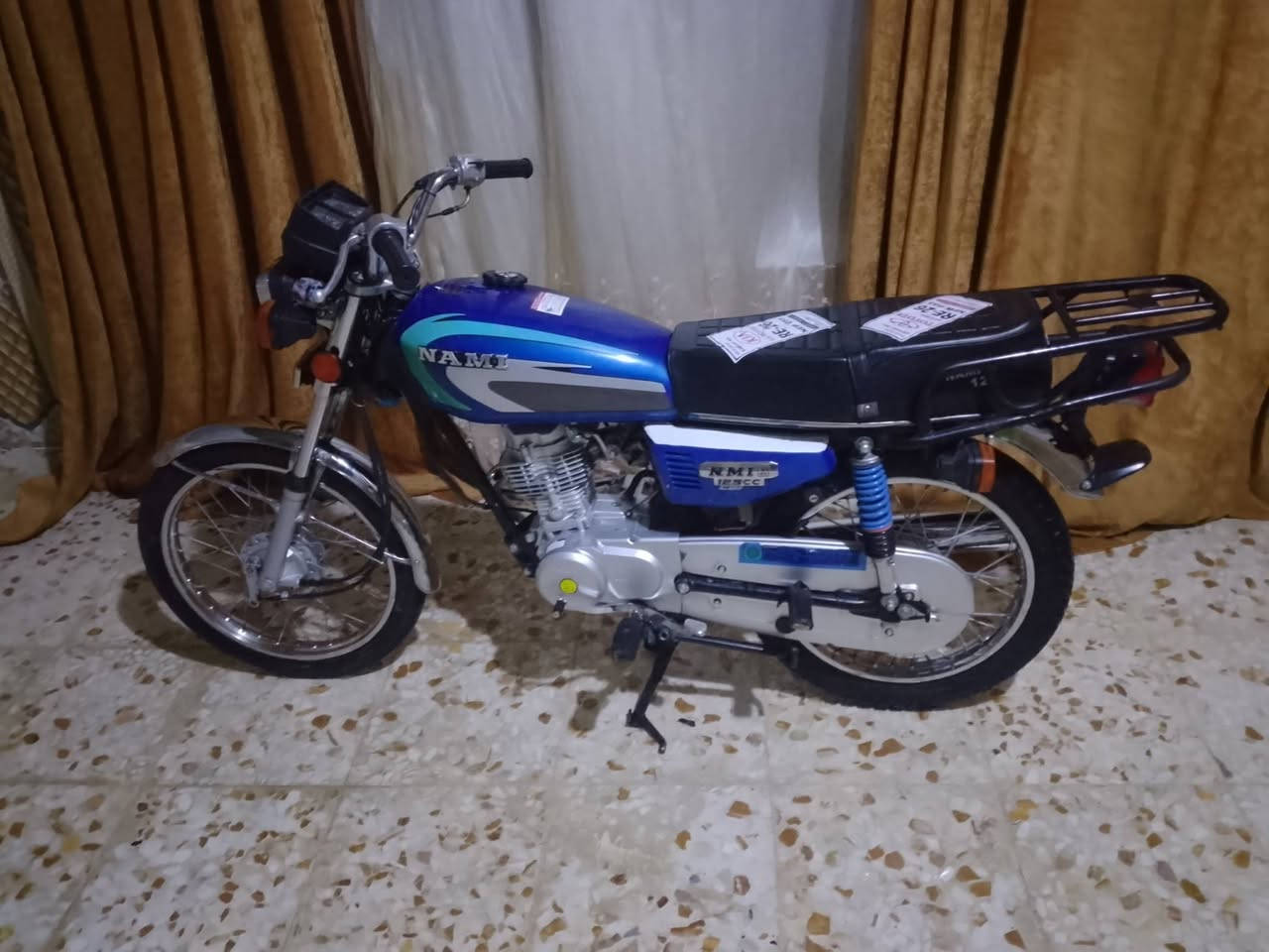 السلام عليكم دراجه 23 اصولي دراجه نضيفه مامتعوبه ب1300 وبيه مجال لشراي رقمي *********** مكاني السماوه قضاء المجد
