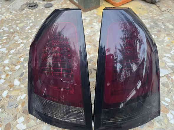 السلام عليكم للبيع دشبول عسلي مع دشبول اسود  مال حاويه موديل 2010 
بك لايت اوباما ابو الد شكل الحديث مكاني ميسان هاتف *********** 
***********
