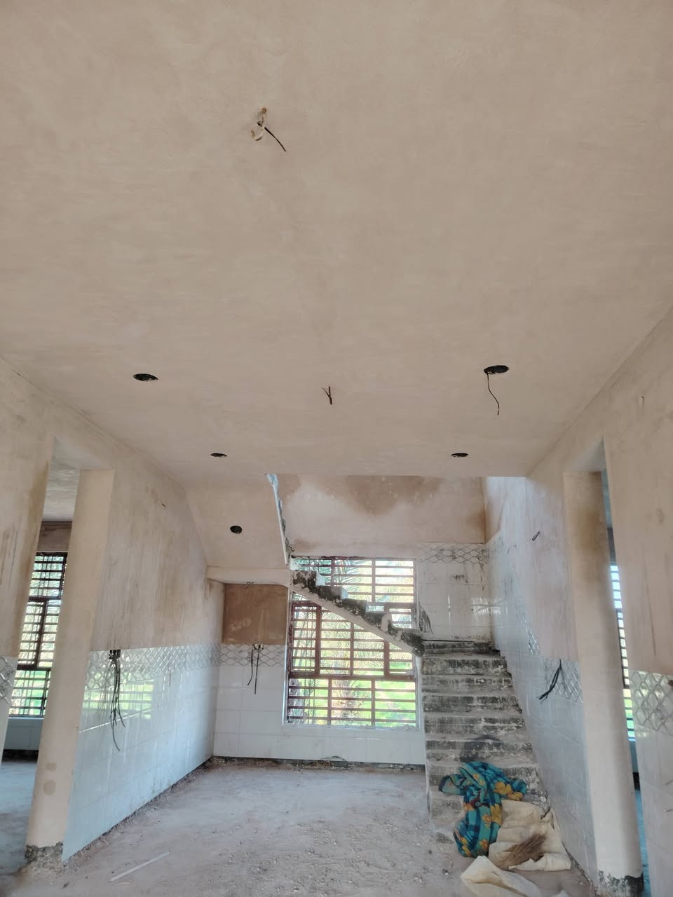 سلام عليكم من رخصت صاحب الكروب  خلفه بياض جص واجهيات سقل جرارا
خلفه بياض جص واجهيات سقل جرارا 
متفرغ حالين واهذا شغلي للتواصل ***********
