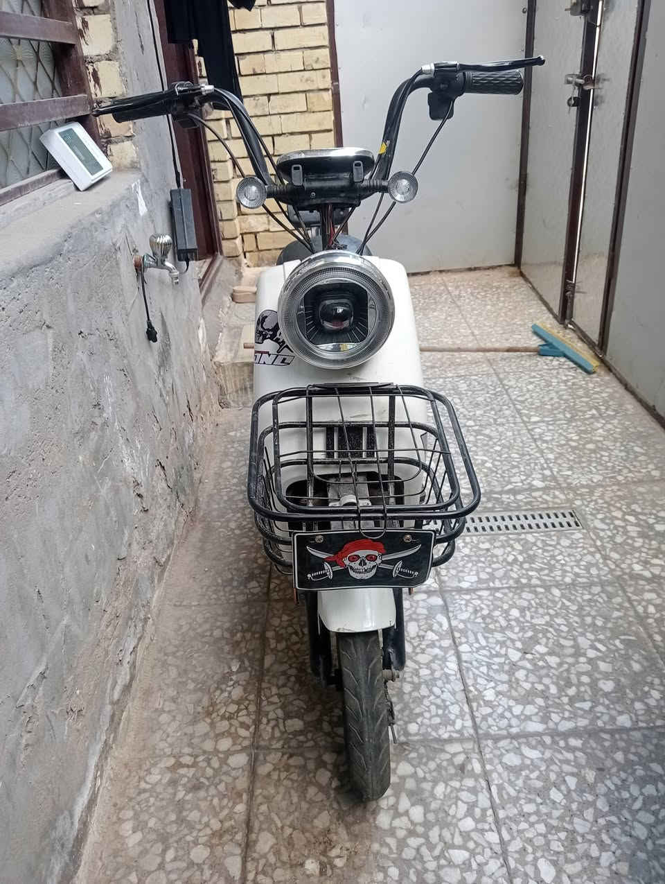 سلام عليكم دراجه شحن للبيع بيها سويجات اثنين وبصمتين قفل تاير بس تاير الوره مبنجر مكان شارع الاسواق المركزيه بالشعب
275 وبيها مجال 
***********
