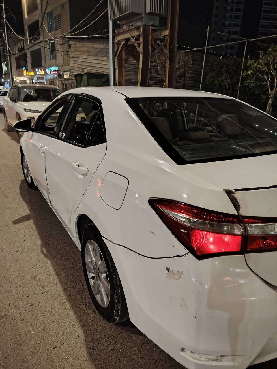 السلام عليكم 
كورلا ٢٠١٥ خليجي محرك ٢٠٠٠ 
سيارة بيها مكانات صبغ ٥ قطع والسونار موجود دواخل مابيها حوض وشواصي مابيها 
تحتاج ترتيبات للكشر وللحدادية 
بيها بصمة وتشغيل عن بعد عمل 
محرك كير تبريد ممتازة 
السونار اخر صورة
السعر ١٠٦ 
مكانها الاعظمية او الكريعات 
***********
