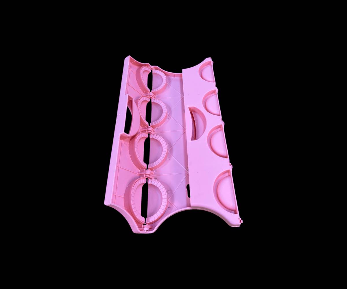 عندي خلاط عصير محمول متعدد الوظائف، مثالي للاستخدام في المنزل أو أثناء التنقل. يجي مع أكواب بلاستيكية شفافة وشفرات حادة مصنوعة من الستانلس ستيل لسهولة التحضير والتنظيف. بالإضافة إلى ذلك، يجي معه مضرب بيض لاسلكي لتسهيل الخبز والطهي. وأخيرًا، صينية لتشكيل السمبوسة أو الكيك، مع تصميم يساعد على الإنتاج السريع والناس يحبونه.

لا تترددوا بالاتصال لمزيد من التفاصيل!