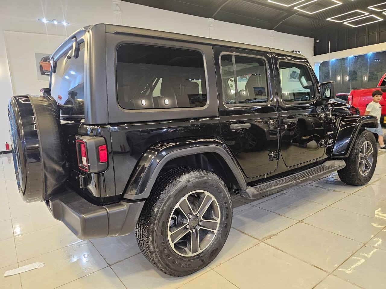 JEEP WRANGLER 2023 S BLACK 3.6L 6 VIN
هله بل الشرايه جوه السوك ماكو بنظافته بكل العراق .
جيب رانكلر سحاري موديل ٢٣ .تايرات مال الشركه . اسبير مانازل..سقف كشف فول مواصفات . جديده ماشيه فقط ١٥ الف كلشي على وضع الشركه .


**إذا كنت صاحب هذا الإعلان وتريد حذفه لأي سبب، رجاءا أرسل رسالة إلى الدعم الفني**