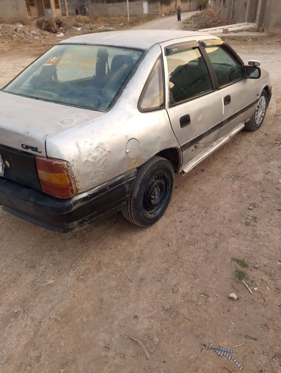 اوبل فكترا ٨٩ رقم ديالى سنويه ٢٨ سعر ٢٠ ورقه العنوان الخالص صاحبه يريد تحويل 
لتواصل رقم الهاتف ***********
