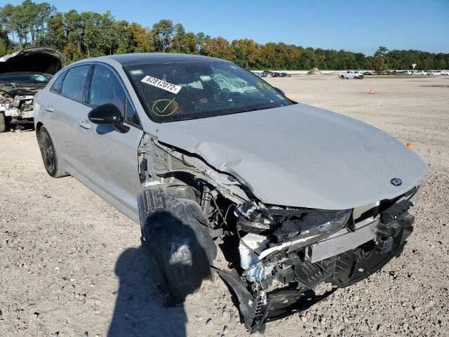 السلام عليكم k5 موديل 2021 Gt line فول محرك 1600تيربو حادثهة موضح بلصور سيارة نظيفة وجاهزة كير مكينة مكفول اي استفسار *********** السعر 158 بي مجال شي بصيط
