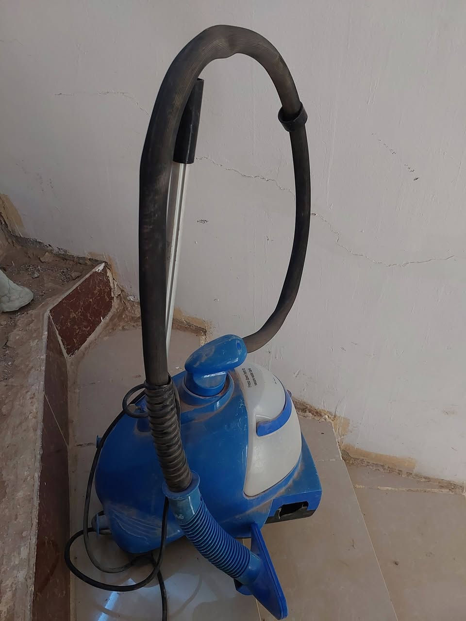 السلام عليكم هاي غراض
كيبل ١٤ متر ٤٠ الف نضيف كلش 

كيبل ٢٠ متر ٦٥الف  بيه توصيله 

مكو بخار مالت باله شرط الشغل بس نقغص تاير 

سبورت لايت عدد ١٥ نضيف القطعه الوحد ٤ الف 

فانوس مالت باب خارجي كلش جديد العدد ٢ ويهن قطعه داريه مثل الطوب تصير على الجدار ٤٠ الف 

***********
