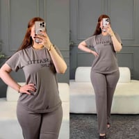 تخفيضات • ملابس