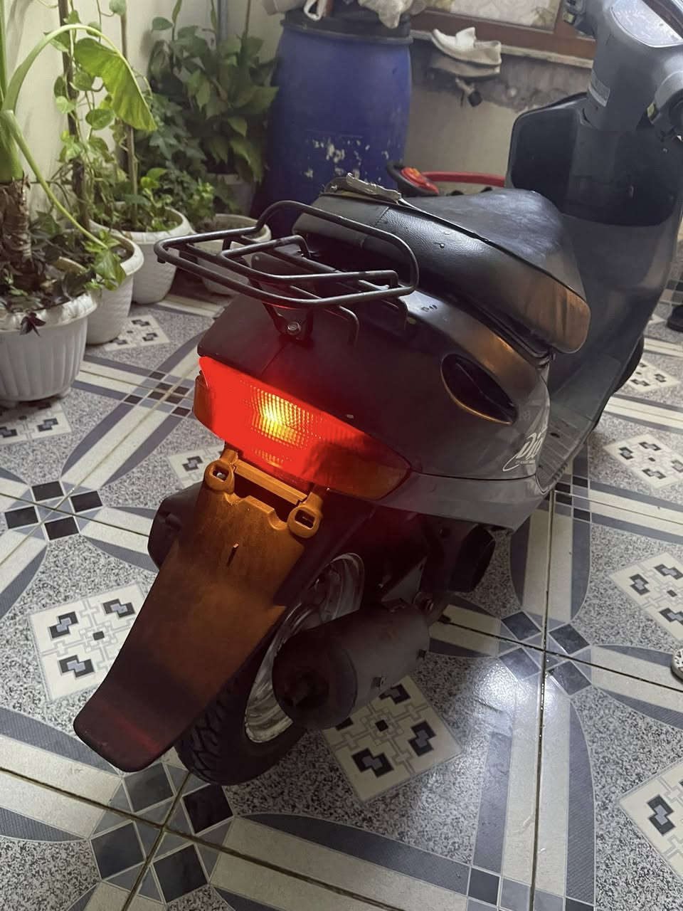 ماتۆڕ هۆندا تاکو نیو مەرغوب  کارەبای کامل ئیشدەکات
بە یەک هندل پێ دەبێت  بێ عەیبە ماتۆڕەکە هەرزانە سعری ١٩٥ هەزار مەجالەکی برایانە شوێن هەولێر


**إذا كنت صاحب هذا الإعلان وتريد حذفه لأي سبب، رجاءا أرسل رسالة إلى الدعم الفني**
