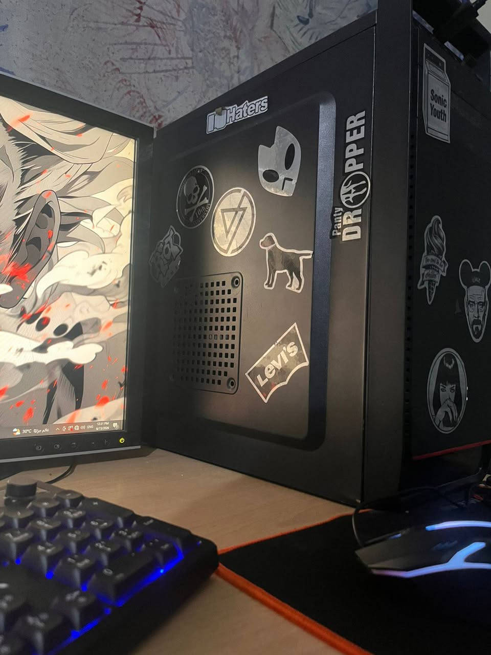 💻 كمبيوتر كامل للبيع (Gaming / استخدام يومي)
🖥️ شاشة Dell حجم تقريباً 22–24 إنج
💡 كيبورد Gaming RGB
🖱️ ماوس Gaming بإضاءة RGB
🎧 سماعة رأس RGB
🖥️ كيس نظيف ومرتب مع ستكرات شكل حلو
⚙️ المواصفات:
المعالج: Intel (جيل متوسط مناسب للألعاب الخفيفة والاستخدام اليومي)
الرام: ( 16GB)
التخزين: SSD سريع (مثلاً 100GB1 أو 1TGB)
كارت شاشة: (1650aGTX)
نظام: ويندوز جاهز
📌 الجهاز مناسب لـ:
ألعاب مثل (Pubg Lite، GTA V، Valorant)
دراسة، تصفح، برامج
✨ المميزات:
جهاز كامل جاهز تشتغل بي فوراً
شكل Gaming جذاب (RGB)
أداء مستقر وسريع
ما يحتاج أي إضافات
💰 السعر: (450 وبي مجال )
📍 المكان: (بغداد مشتل كراجمعكوبه)
📞 للتواصل: (*********** تواصل وتساب )
