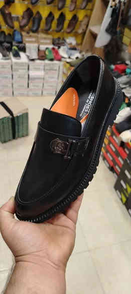 السلام عليكم ورحمة الله وبركاته
تم وعلى بركة الله وصول بضاعه جديدة
إلى محل الطائي احذيه رسمي رجالي
قياسات من 40 إلى 45
السعر 20000الف
الاستفسار الاتصال على الرقم
***********
العنوان القائم حصيبه مقابيل جامع القائم الكبير
