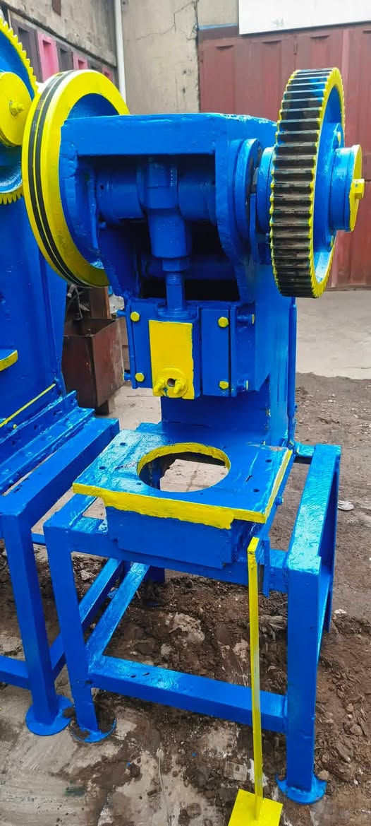 بريس سنتريك حجم 20طن عدد 2 استفسار رقمي ***********
