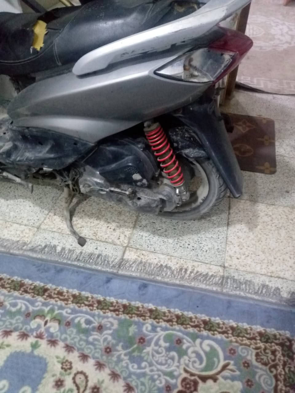 سلام عليكم دراجه للبيع سكنس نثيه شغاله بيه صوت زنجيل بس كهربائيات كلها شغاله السعر 225وبيه مجال مكاني بغداد الشعله شارع أبو هاتو رقم واتساب ***********
