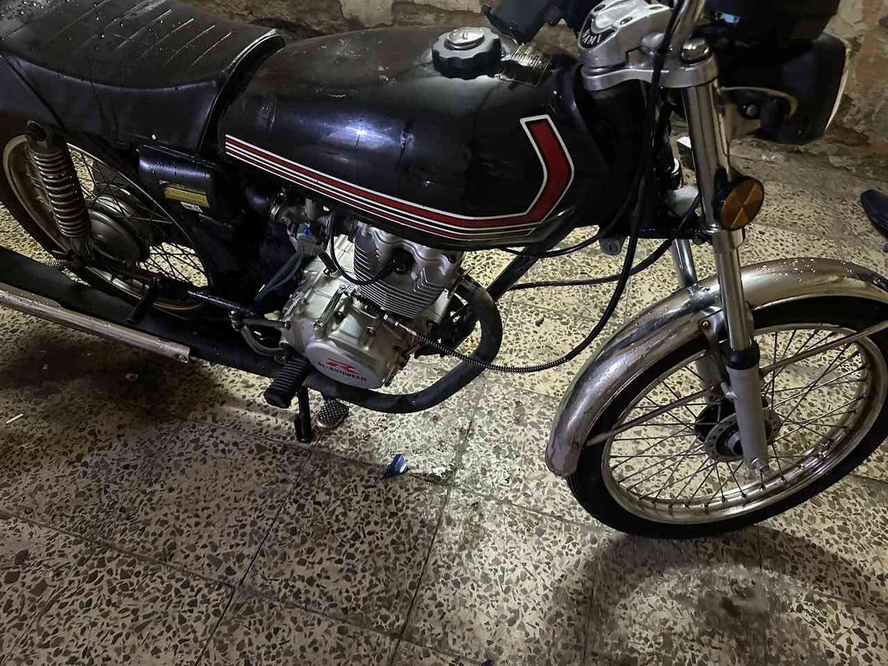 سلام عليكم ايرانيه بدون للبيع مكفوله من السرقه والعشائر سعر 525 وبيها مجال متواجد واتساب ***********
