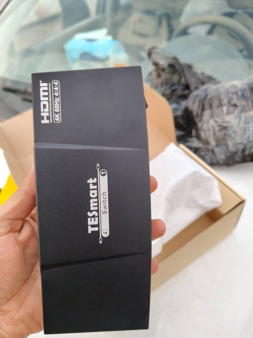 محول (سويتش) HDMI من TESmart يدعم توصيل 4 أجهزة.
يدعم دقة 4K بمعدل تحديث 60 هرتز.
متوافق مع HDMI 2.0.
يسمح بالتحكم في أجهزة متعددة باستخدام مجموعة واحدة من لوحة المفاتيح والماوس والشاشة (وظيفة KVM).
يمكن استخدامه للتبديل بين أجهزة الكمبيوتر أو الشاشات المختلفة بسهولة. انطونه سعر. وبلعافيه


**إذا كنت صاحب هذا الإعلان وتريد حذفه لأي سبب، رجاءا أرسل رسالة إلى الدعم الفني**