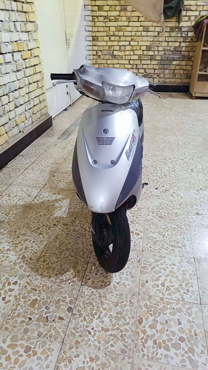 سلام عليكم دراجه سازوكي للبيع. 
دراجه ما مفتوحه و ما ناقصهه اي شي 
تجي تصعدهه وتروح . سعر ٣٧٥
ملاحضه مكلف بل نشر رقم صاحب دراجه ***********
