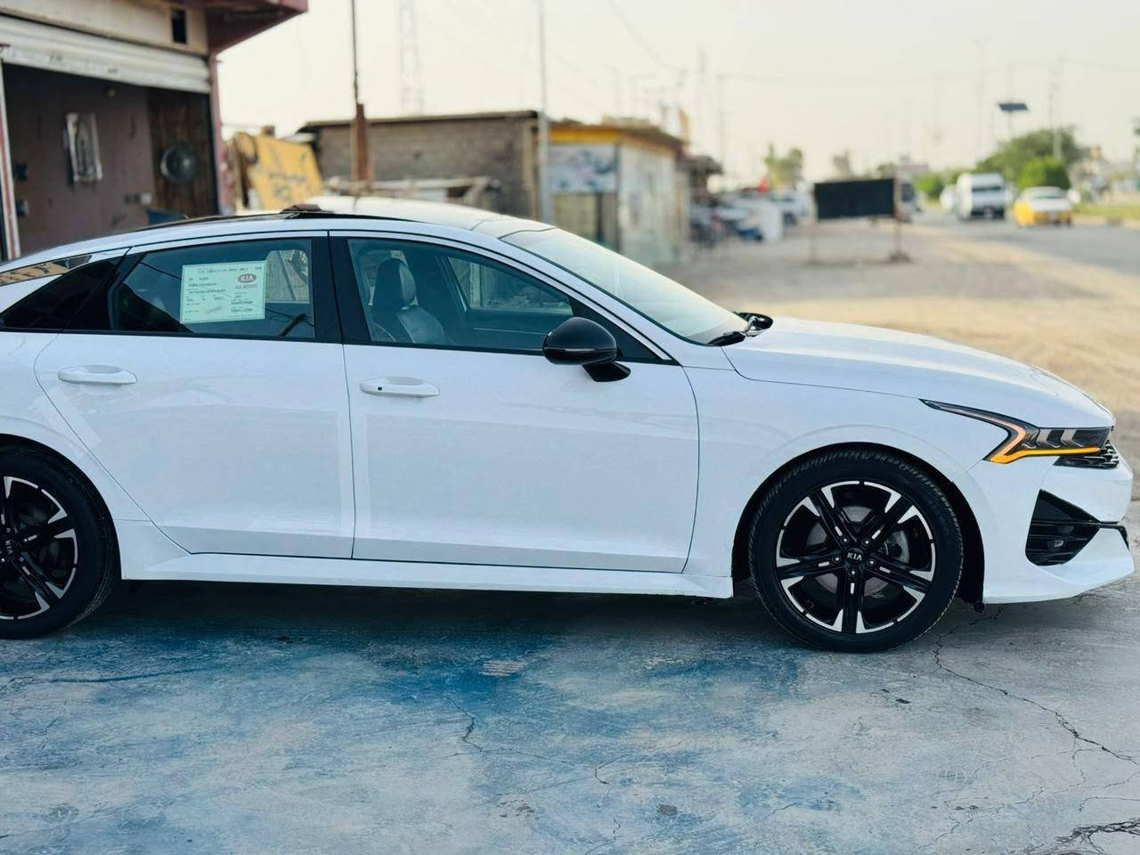 السلام عليكم
K5 GT-Line
موديل 2021 وارد أمريكي 
فول مواصفات ال Gt_line معروفه
حادثه بارد كد شبر بحافه الجاملغ
السعر 200 وبيه مجال 
***********

