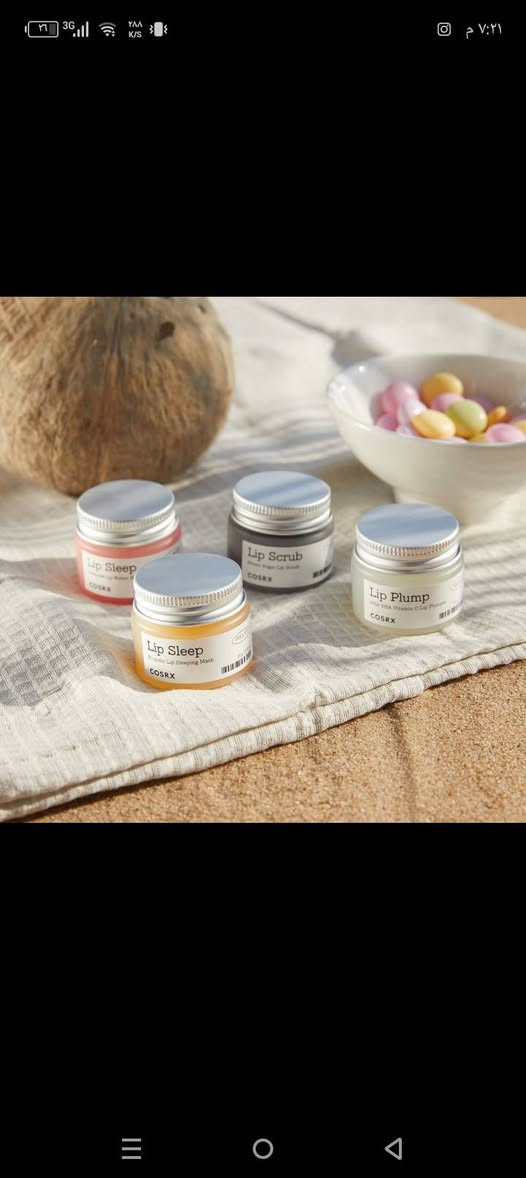 🍡ماسك للشفاه بالانسيوم سيراميد (Balancium Ceramide Lip Butter Sleeping Mask) من كوزركس  COSRX. يعمل على ترطيب وإصلاح الشفاه الجافة والمقشرة بعمق أثناء النوم.
يحتوي على السيراميد الطبيعي الذي يساعد في تقوية حاجز الجلد ومنع فقدان الرطوبة. غني بـ زبدة الشيا التي تمنح الشفاه ملمساً ناعماً وممتلئاً.و يتميز بقوام غني وغير لزج، كما أنه خالٍ من العطور والألوان الصناعية والكحول

✅المميزات والفوائد :-
✔️ يعمل على ترطيب الشفاه الجافة والقشرية بعمق أثناء النوم.
✔️تقوية حاجز البشرة يحتوي على السيراميد الطبيعي الذي يقوي حاجز الجلد، وزبدة الشيا لترطيب مكثف.
✔️ يتميز بقوام غني وغير لزج، وهو خالٍ من العطور والألوان الصناعية والكحول، مما يجعله مناسباً لجميع أنواع البشرة، بما في ذلك البشرة الحساسة.
✔️ يمكن استخدامه كقناع ليلي للشفاه أو كمرطب (بلسم) خلال النهار للحفاظ على نعومة الشفاه.
#الاصلي المنشأ كوريا 🇰🇷💯
السعر 6 الاف
🚘يوجد خدمة توصيل لجميع محافظات العراق ٤ الاف 🚘


**إذا كنت صاحب هذا الإعلان وتريد حذفه لأي سبب، رجاءا أرسل رسالة إلى الدعم الفني**