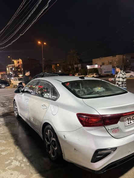 سلام عليكم كيا فورتي موديل2020 وارد  امريكي كير AT المرغوب محور السياره ماشيه 91مايل صور الحادث بالمنشور سعر 125$
***********
