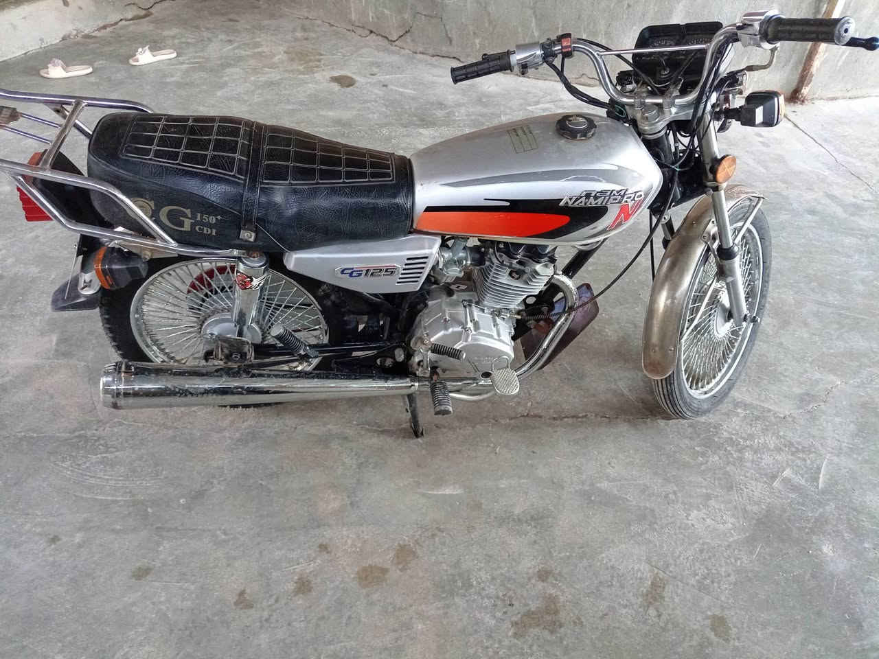 سلام عليكم شباب دراجه للبيع اي عيب مابيها موديل 19الي مو شراي لا يدخل خاص مكاني خانقين امام عباس *********** السعر 400وبيها مجال للطيبين
