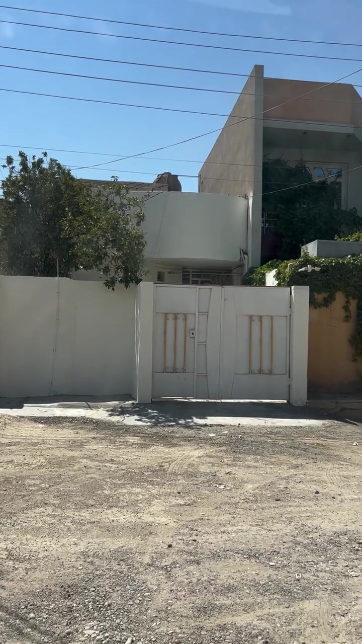 مشتمل للبيع بالخضراء
المساحه 125 
الشارع 15

الغرف 3
الاستفسار *********** 
مكتب الهندسي للعقار

