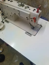 مكينه خياطه كاتم نضيفه نص امبير نضيفه 07724997097بي وتساب السعر 225