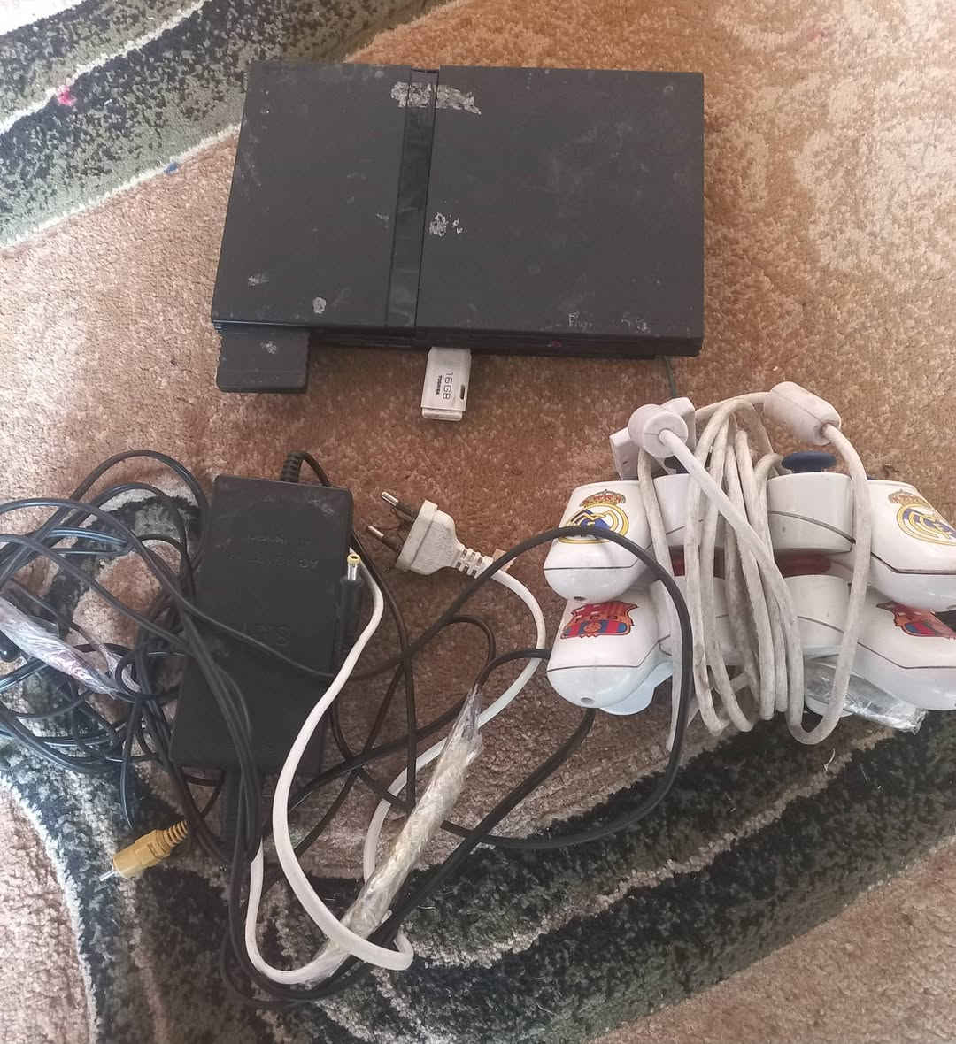 سلام عليكم باسكل و بلي تو البيع
الباسكل ابيع هاذ الموجود ب ٤٠ وبي مجال بصيط
بلي تو شغال كلشي مابي ب ٤٠ وبي مجال بصيط
باقي تفاصيل اتصل وبيك خير ودلل 
   
***********
