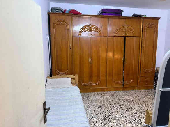 بيت للبيع طابو طابق واحد  مساحه 200 متر. يتكون من 2غرف. و ستقبال ومطبخ. وصاله داخليه.  ومطبخ. وحديقه. سعر 145 وبي مجال [عنوان كركوك حي الزوراء 58. قرب جامع محمد رمزي  ] للاستفسار. ***********
