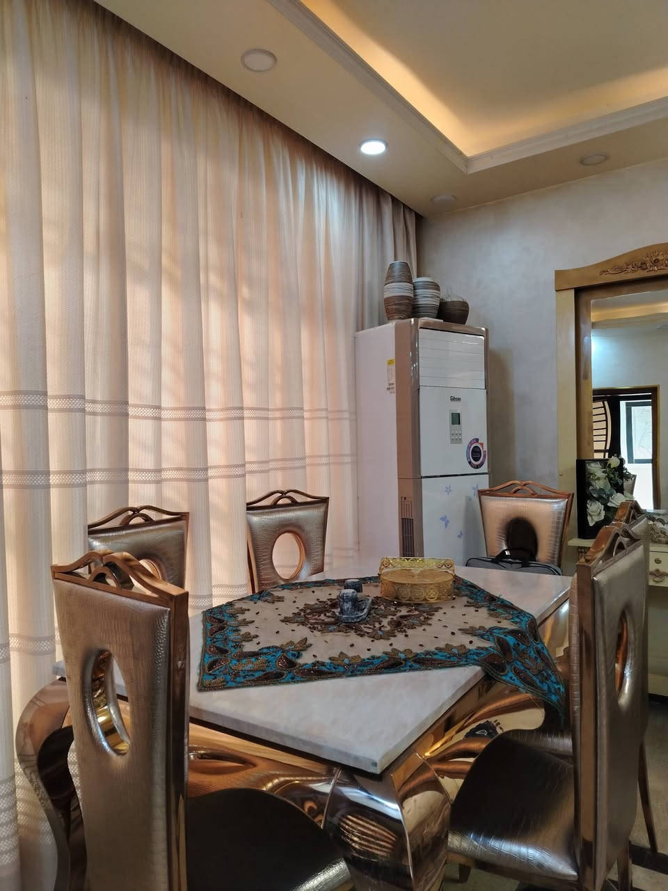 #مكتب_نيوهاوس_للعقار
للبيع ٢٠٠م طابقين حديث منطقة الديوان
........
اعلان رقم ٣١٥
........
للبيع دار ٢٠٠ م طابقين ٤ نوم واجهة ١٠ * ٢٠
مترمم ترميم شامل
٤ غرف نوم
ارضيات مرمر
ديكورات داخليه روعة
منطقة الديوان قرب ثانوية الاصيل
ملاحظة يباع الدار مع السبالت وبعض الأثاث
عند الاتفاق
للاستفسار *********** متوفر واتس اب اتصال
مكتب نيو هاوس للعقار الكائن في
حي الجهاد الديوان مقابل الامانة قرب كوفي ركن الديوان
