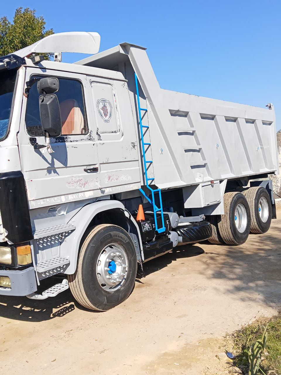 سكانيه البيع تخم تاير مكينه 8 خير من الله كير 5/5 شاصي مكفول بدي 5وربع رقم نكليزي تحويل مكان واسط سعر تصل ***********
